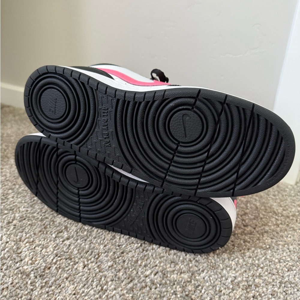Nike Court Borough black & pink sneakers- youth size 6.5/women size 8-8.5 - Picture 4 of 9